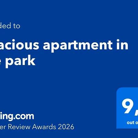 Spacious In The Park דירה *