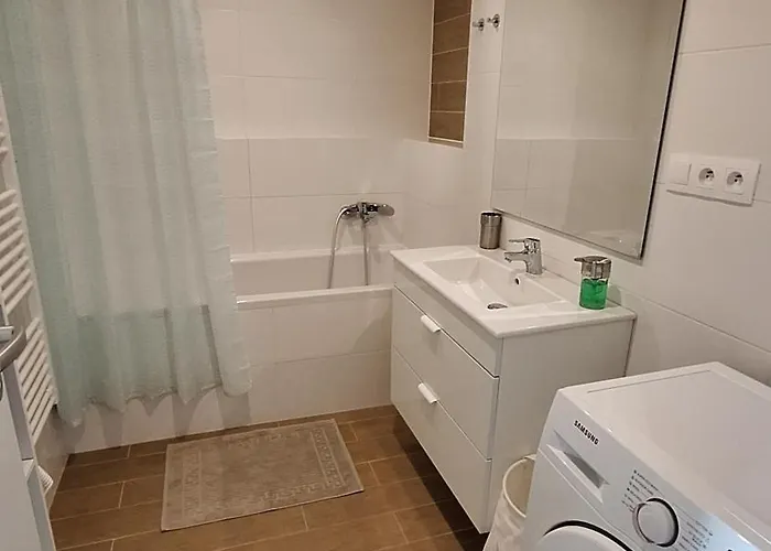 Spacious In The Park شقة